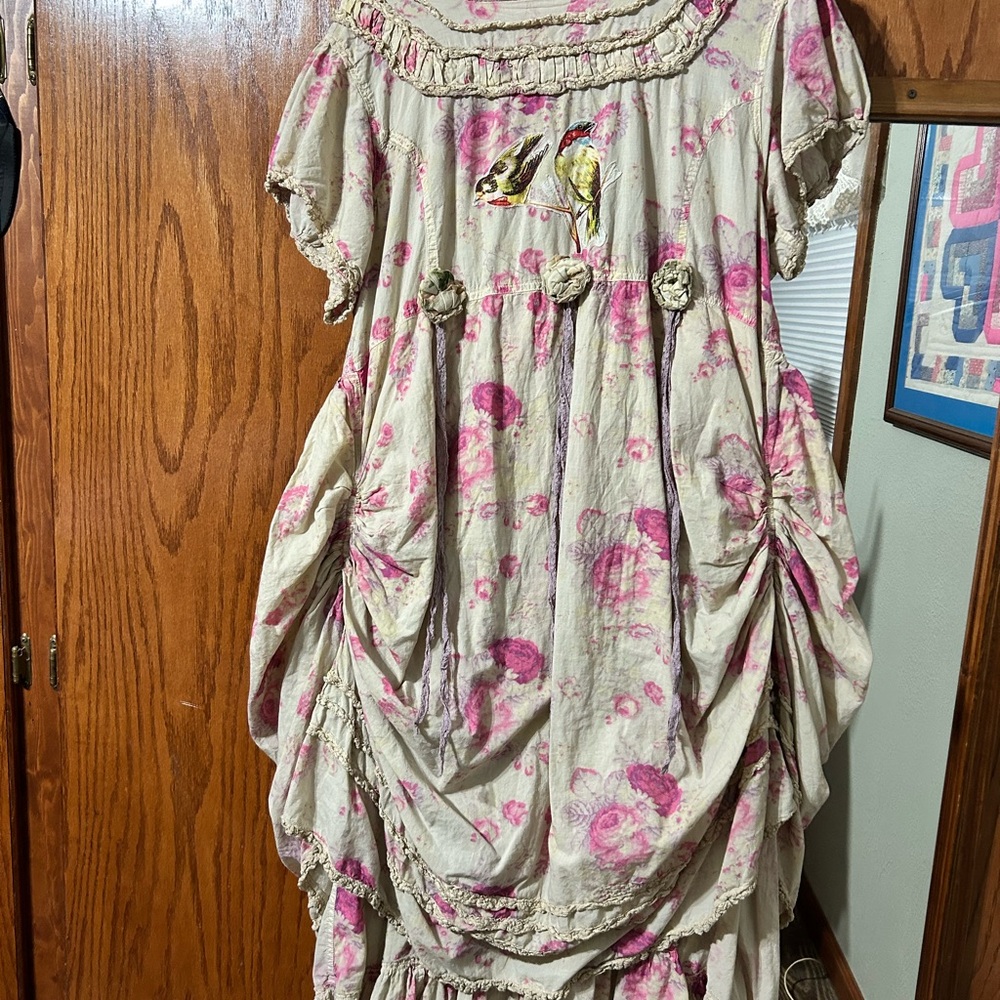 Magnolia Pearl Jovenelle gathered dress EUC